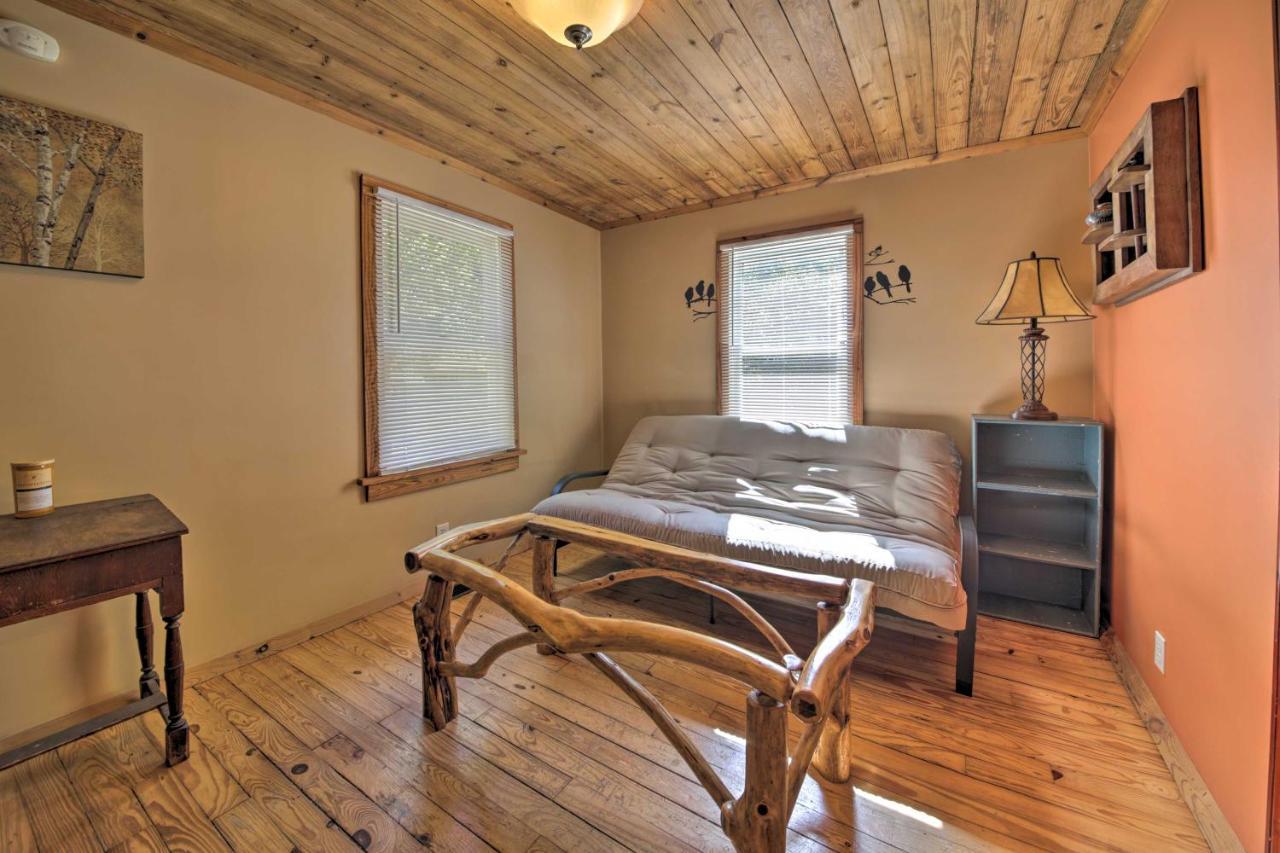 Pet-Friendly Cottage With Fire Pit - 3 Mi To Siu! Карбондейл Экстерьер фото