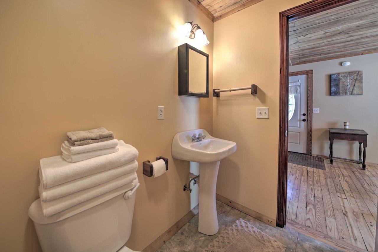Pet-Friendly Cottage With Fire Pit - 3 Mi To Siu! Карбондейл Экстерьер фото
